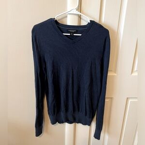 Banana republic men’s sweater. Excellent condition!